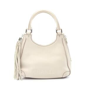 Chanel fringe Handbag leather white